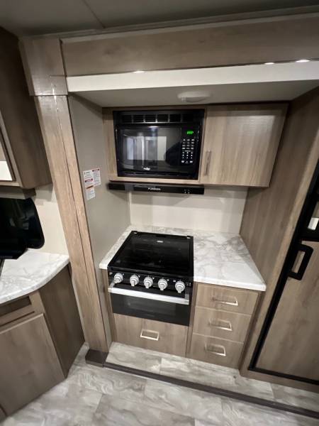 2022 Grand Design Imagine 22MLE - Image 13