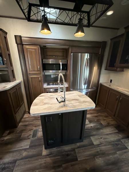 2020 Forest River Sandpiper 403RD - Image 11