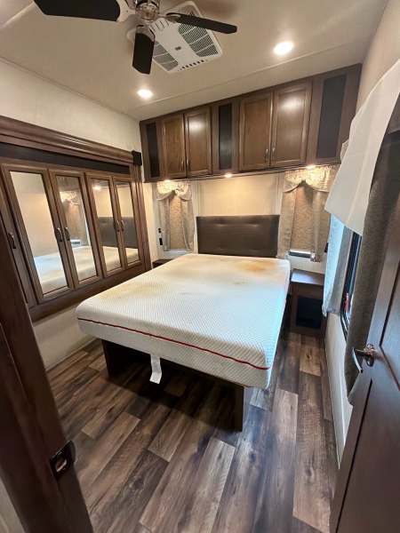 2020 Forest River Sandpiper 403RD - Image 13