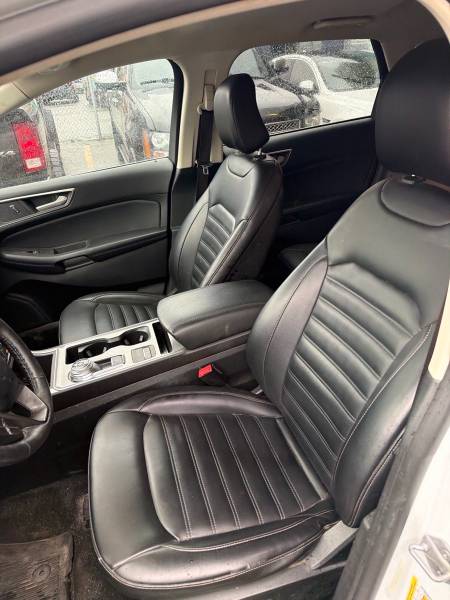 2022 Ford Edge SEL AWD - Image 10