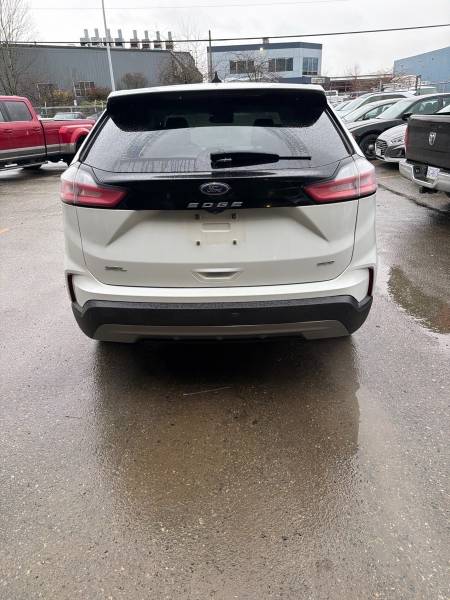2022 Ford Edge SEL AWD - Image 4