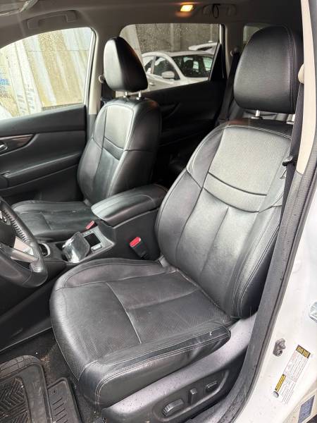 2017 Nissan Rogue SL AWD - Image 12