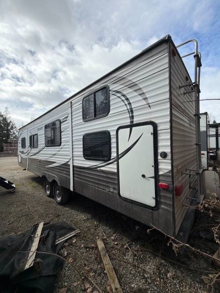 2014 Keystone Hideout 28BHSWE - Image 3