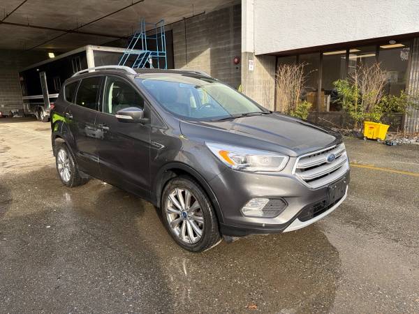 2018 Ford Escape Titanium 4WD - Image 6