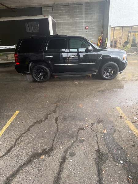 2013 Chevrolet Tahoe LTZ AWD - Image 4