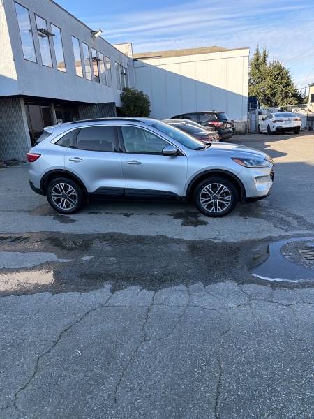 2020 Ford Escape SEL AWD - Image 9