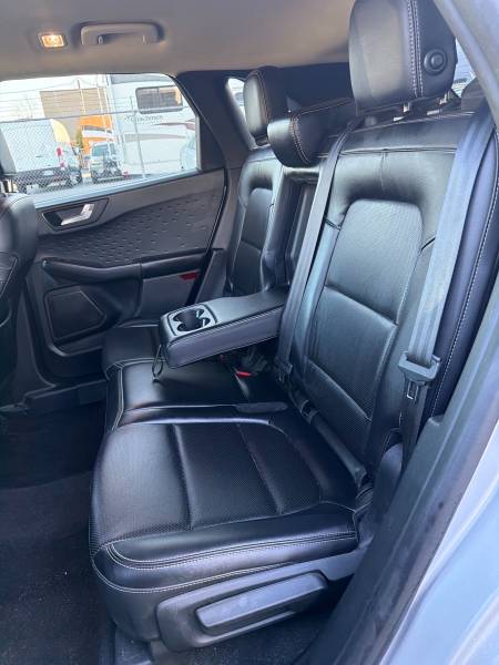 2020 Ford Escape SEL AWD - Image 15