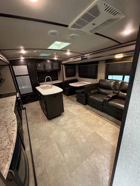 2019 Grand Design Imagine 2670MK - Image 5