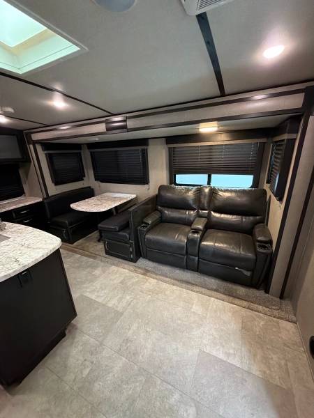 2019 Grand Design Imagine 2670MK - Image 6