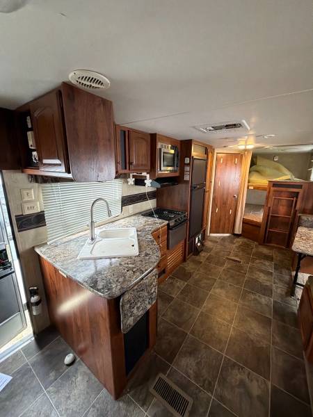 2014 Keystone Hideout 28BHSWE - Image 9