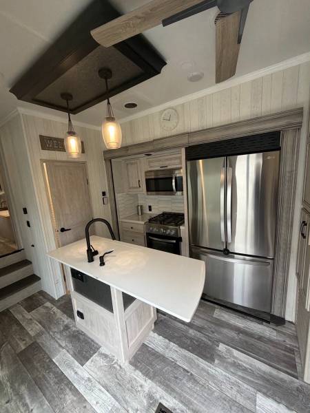 2022 Forest River Sandpiper 391FLRB - Image 10