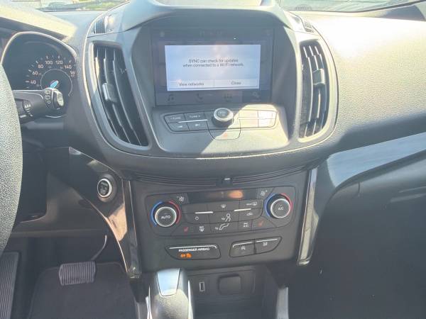 2019 Ford Escape SE 4D Utility 4WD - Image 11