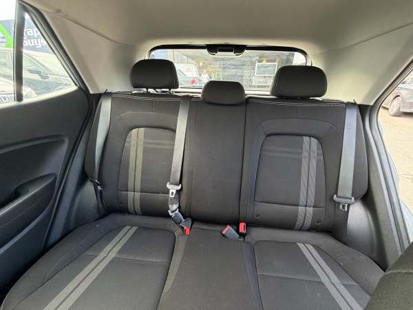 2021 Hyundai Venue SEL Sport Utility 4D - Image 10