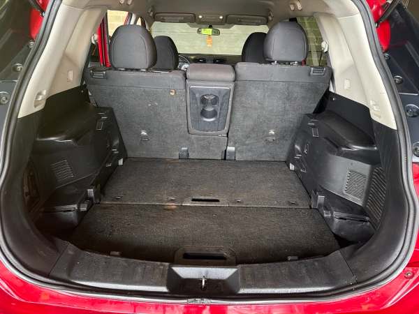 2019 Nissan Rogue S AWD - Image 13