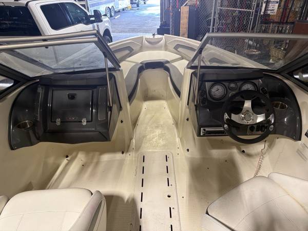 2013 Larson LX 225S - Image 14