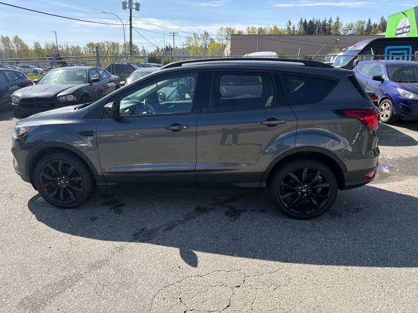 2019 Ford Escape SE 4D Utility 4WD - Image 3