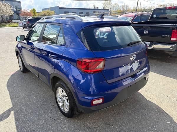 2021 Hyundai Venue Sport SEL 4D - Image 4