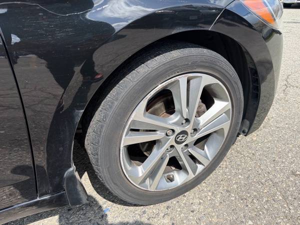 2017 Hyundai Elantra SE Limited 4D - Image 34