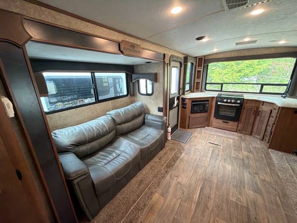 2023 Outdoors RV Blackstone 260KVS - Image 9