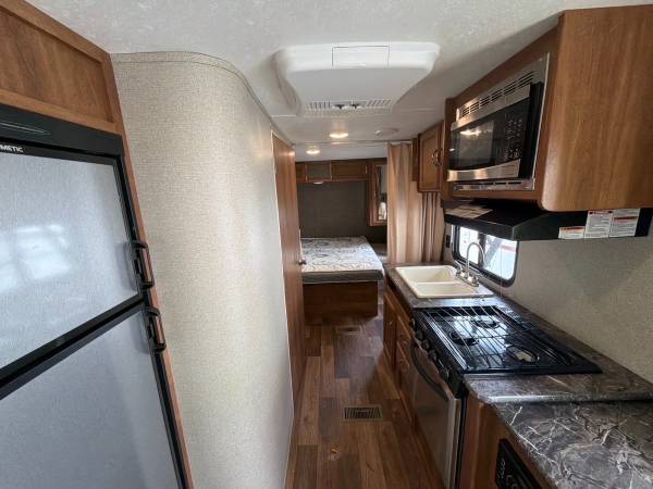 2018 Keystone Springdale 211 SRT - Image 8