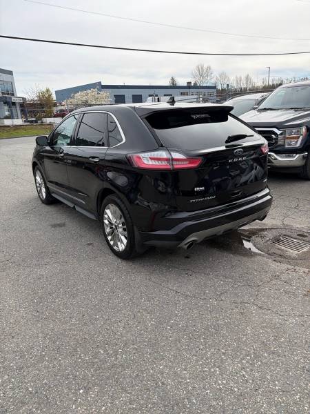 2022 Ford Edge Titanium AWD - Image 8