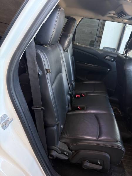 2016 Dodge Journey Crossroad AWD - Image 15