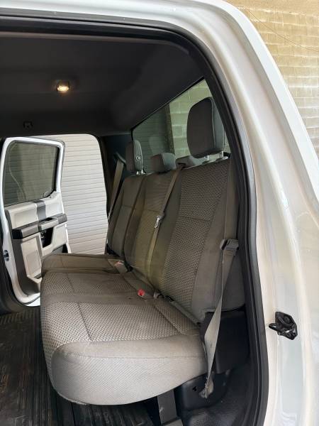 2017 Ford F250 XLT 4WD - Image 15