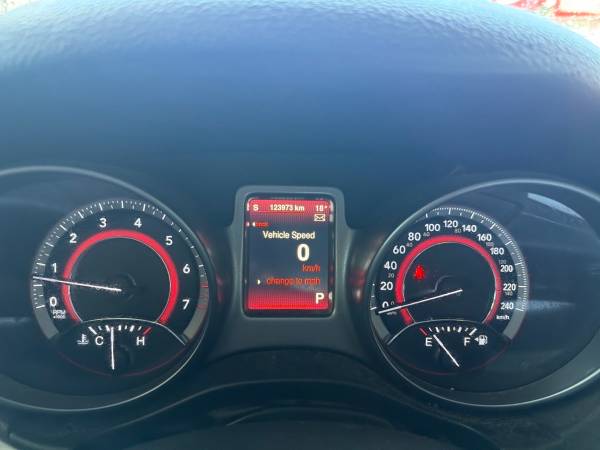 2016 Dodge Journey Crossroad AWD - Image 11