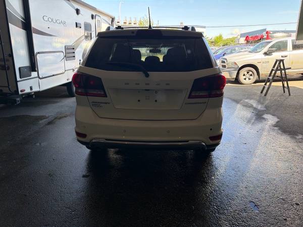 2016 Dodge Journey Crossroad AWD - Image 5