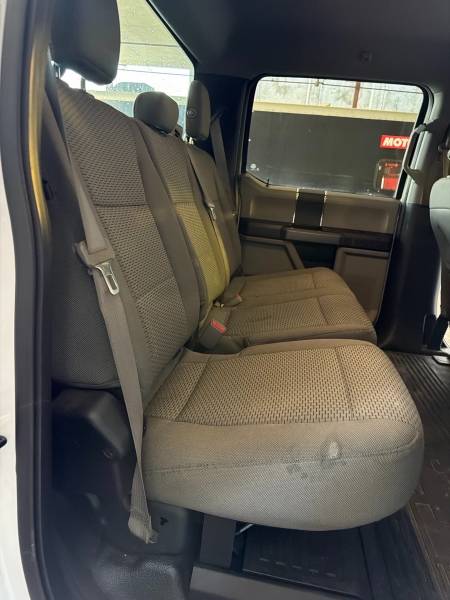 2017 Ford F250 XLT 4WD - Image 13