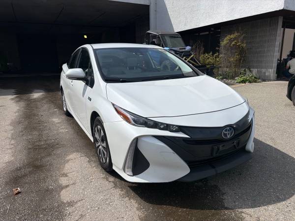 2022 Toyota Prius Prime LE Hybrid - Image 7