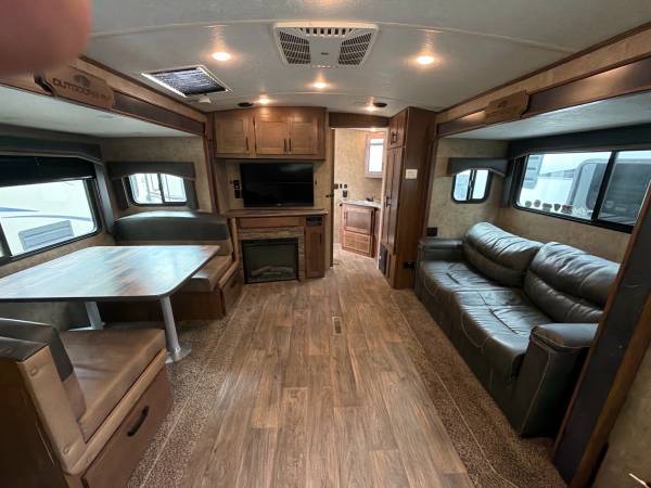2023 Outdoors RV Blackstone 260KVS - Image 7