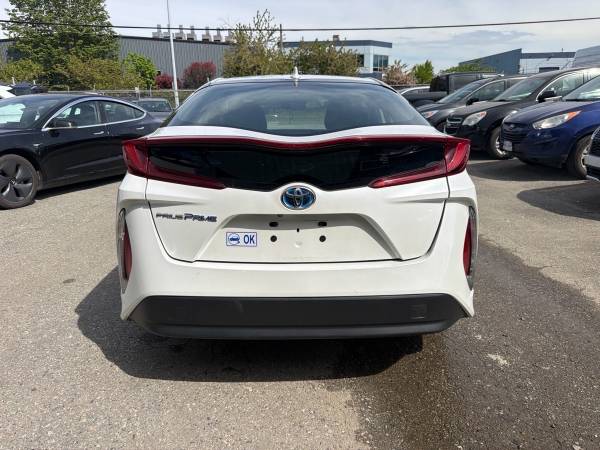 2022 Toyota Prius Prime LE Hybrid - Image 5
