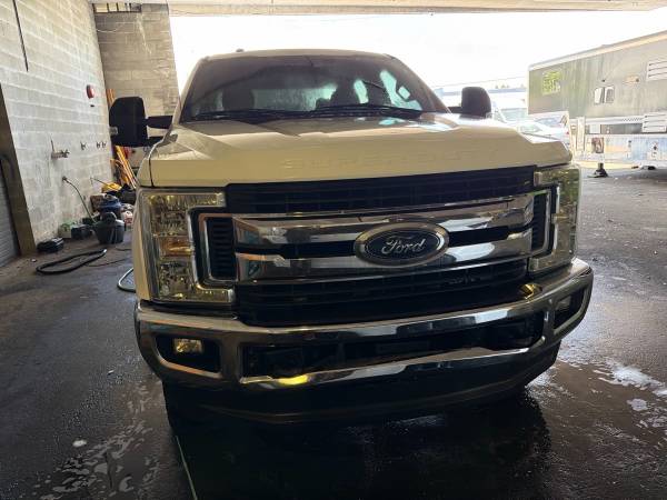 2017 Ford F250 XLT 4WD - Image 8