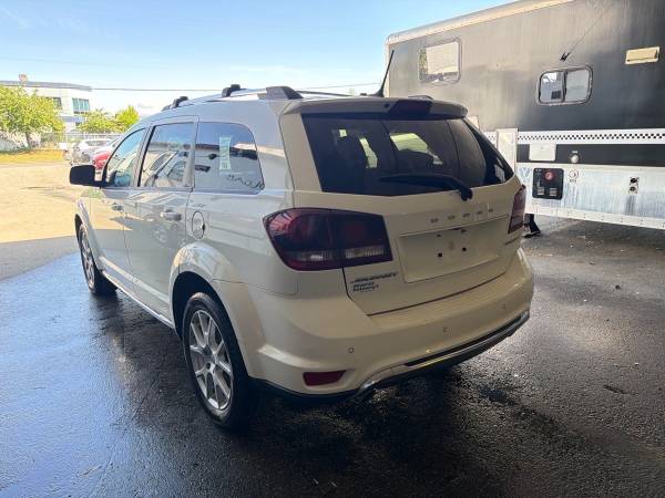 2016 Dodge Journey Crossroad AWD - Image 4