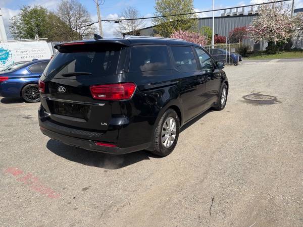 2019 Kia Sedona LX - Image 6