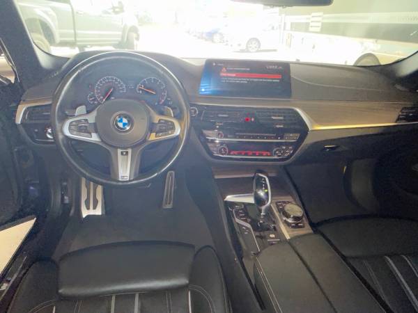 2019 BMW 540i xDrive - Image 9