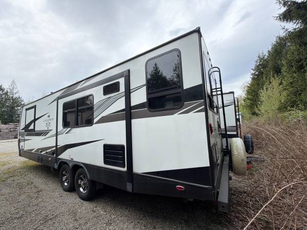 2023 Outdoors RV Blackstone 260KVS - Image 5
