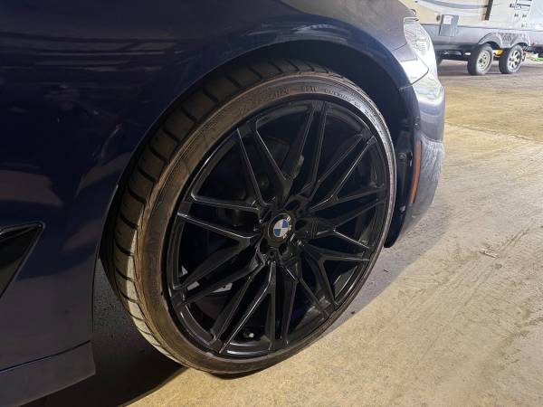 2019 BMW 540i xDrive - Image 15