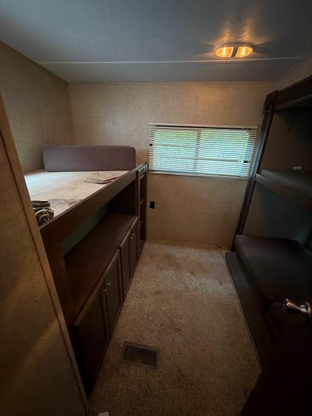 2015 Keystone Hideout 308BHS - Image 10