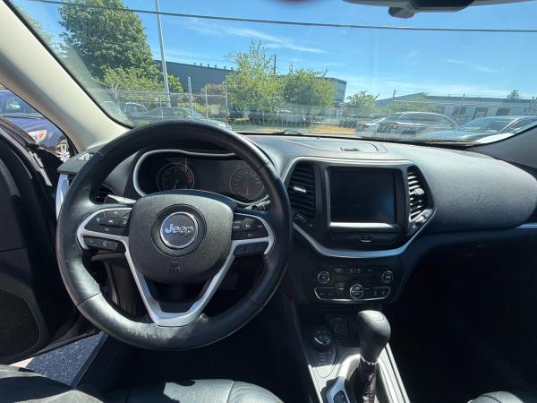 2016 Jeep Cherokee Trailhawk - Image 11