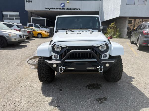 2018 Jeep Wrangler Unlimited Sahara - Image 9
