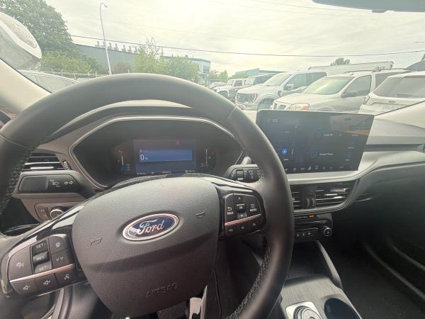 2024 Ford Escape Plug-in Hybrid - Image 10