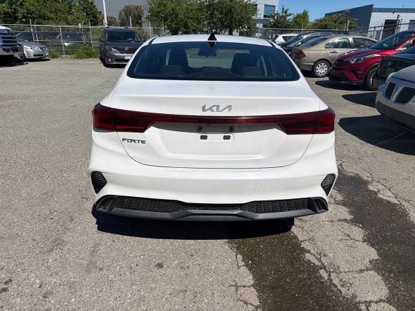 2023 Kia Forte FE - Image 5