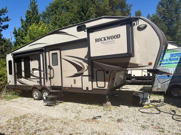 2012 Forest River Rockwood 8289WS - Image 6