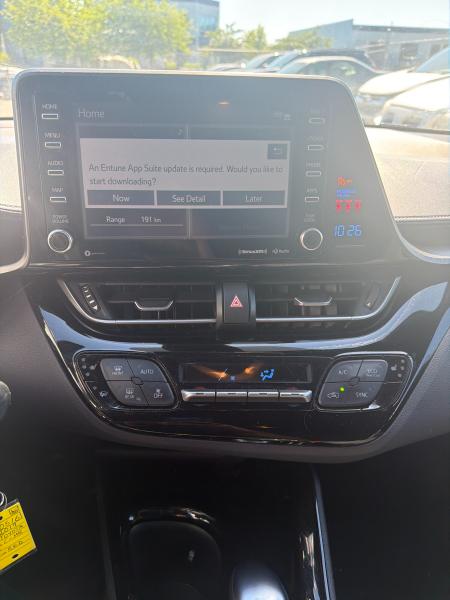 2019 Toyota C-HR LE - Image 12