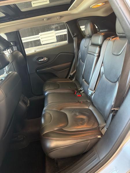 2016 Jeep Cherokee Trailhawk - Image 13