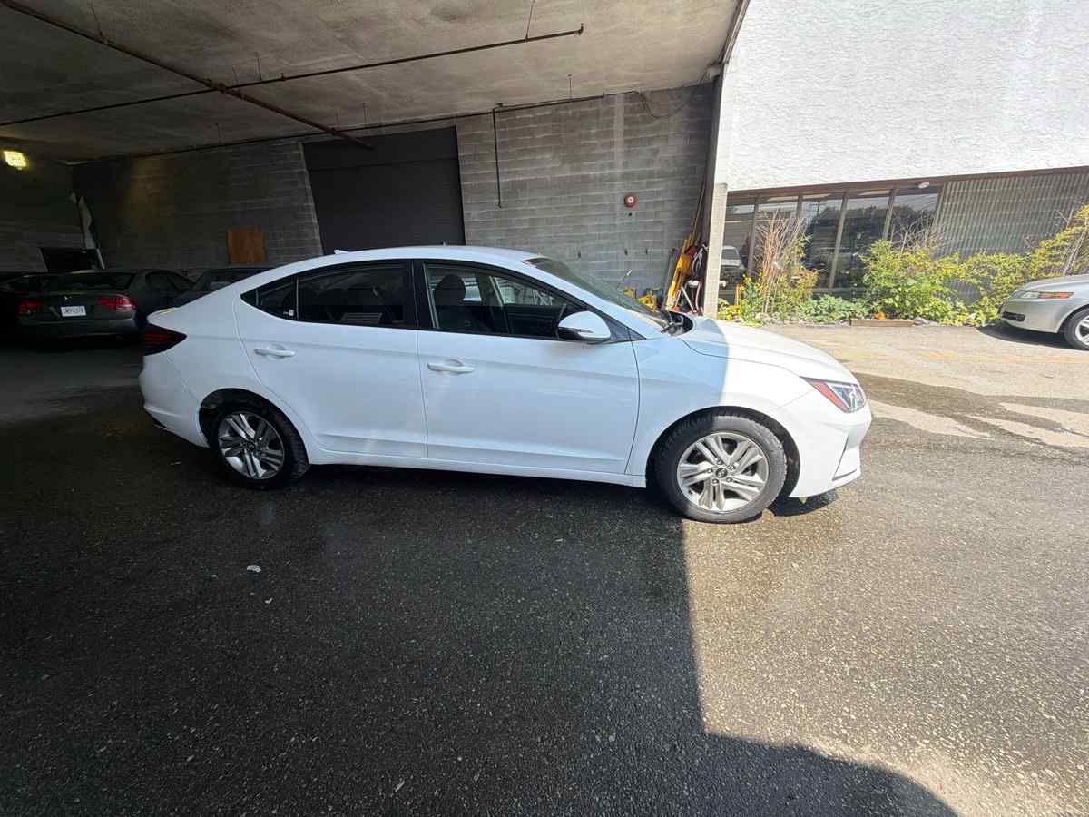 2020 Hyundai Elantra Limited - Image 7
