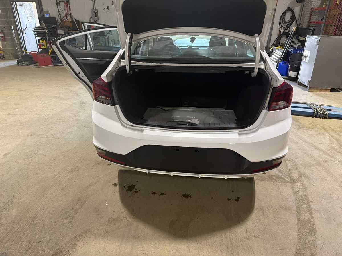 2020 Hyundai Elantra Limited - Image 23