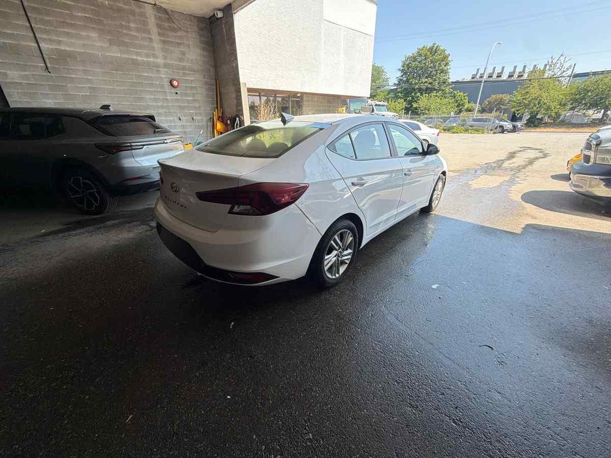 2020 Hyundai Elantra Limited - Image 6
